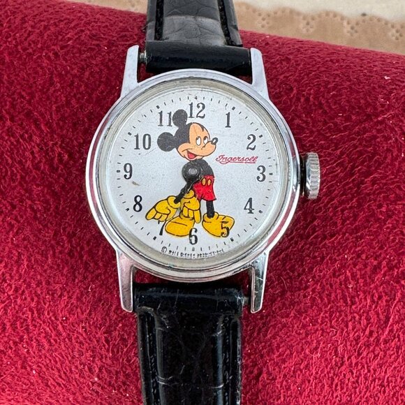 Vintage Ingersoll Disney Micky Mouse Moving Hands watch main image 8